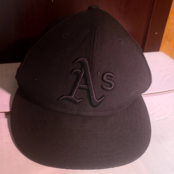 Black A's hat good condition 👌 szL - Picture 4 of 6